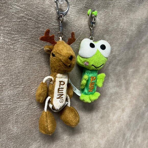 Plush Deer & Frog Pez Container Key Ring - Picture 4 of 4